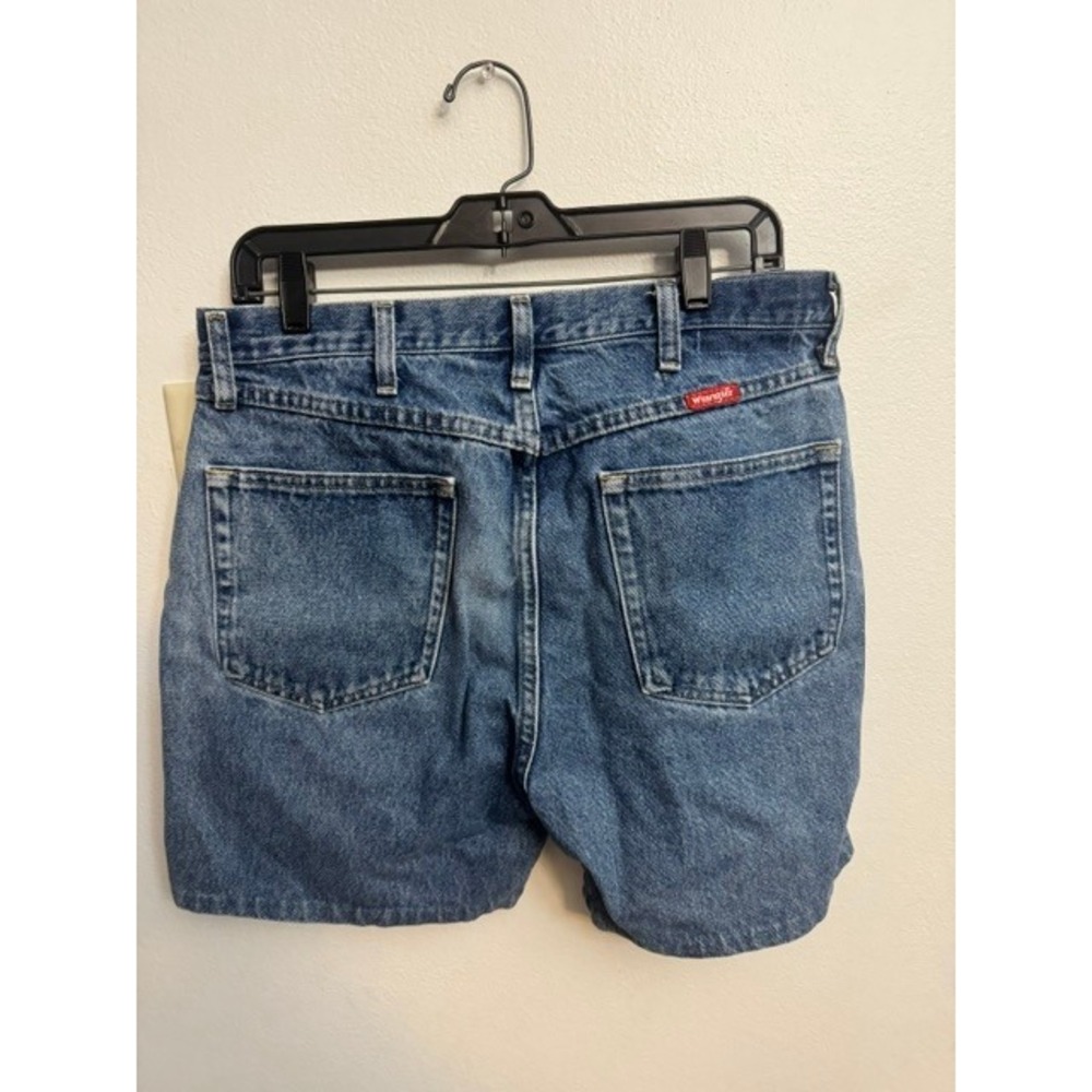 Wrangler Mens Regular Fit Denim Shorts Medium Wash Blue 96501DS Cotton Size 34 - Picture 2 of 3